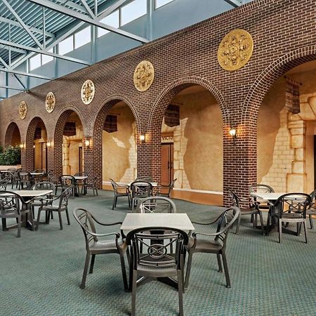 Ramada By Wyndham Fredericton Otel Dış mekan fotoğraf