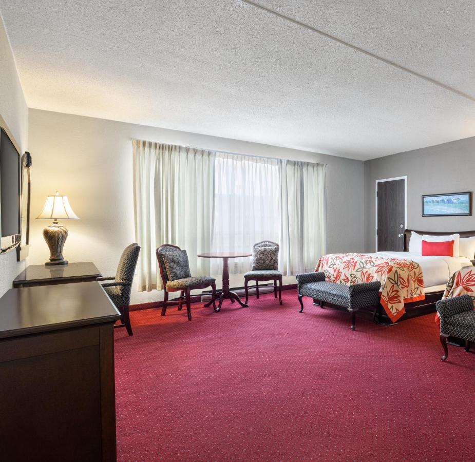 Ramada By Wyndham Fredericton Otel Dış mekan fotoğraf