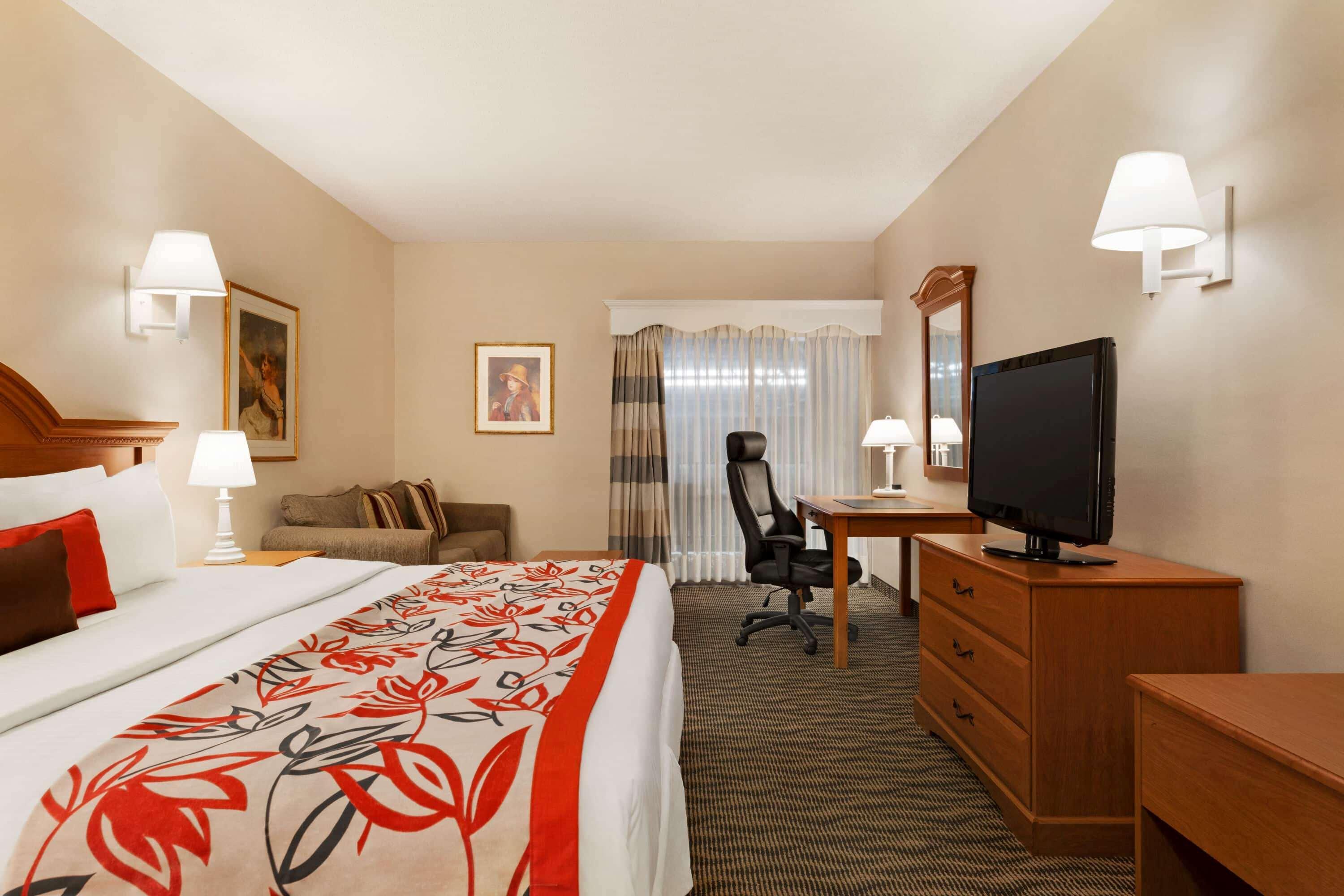 Ramada By Wyndham Fredericton Otel Dış mekan fotoğraf