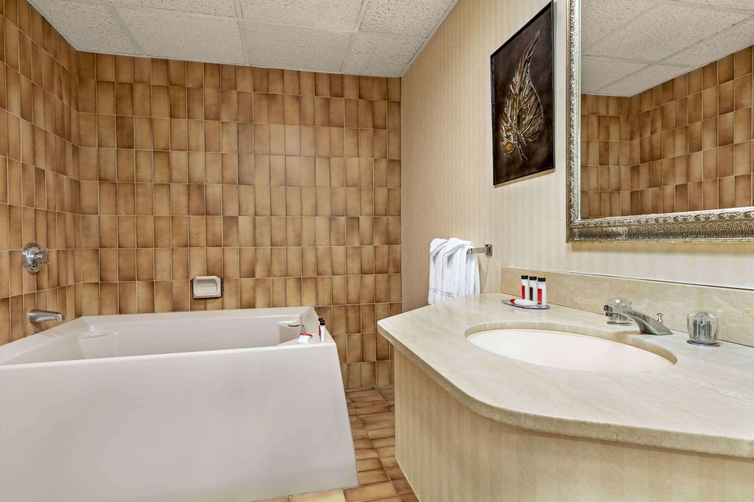 Ramada By Wyndham Fredericton Otel Dış mekan fotoğraf