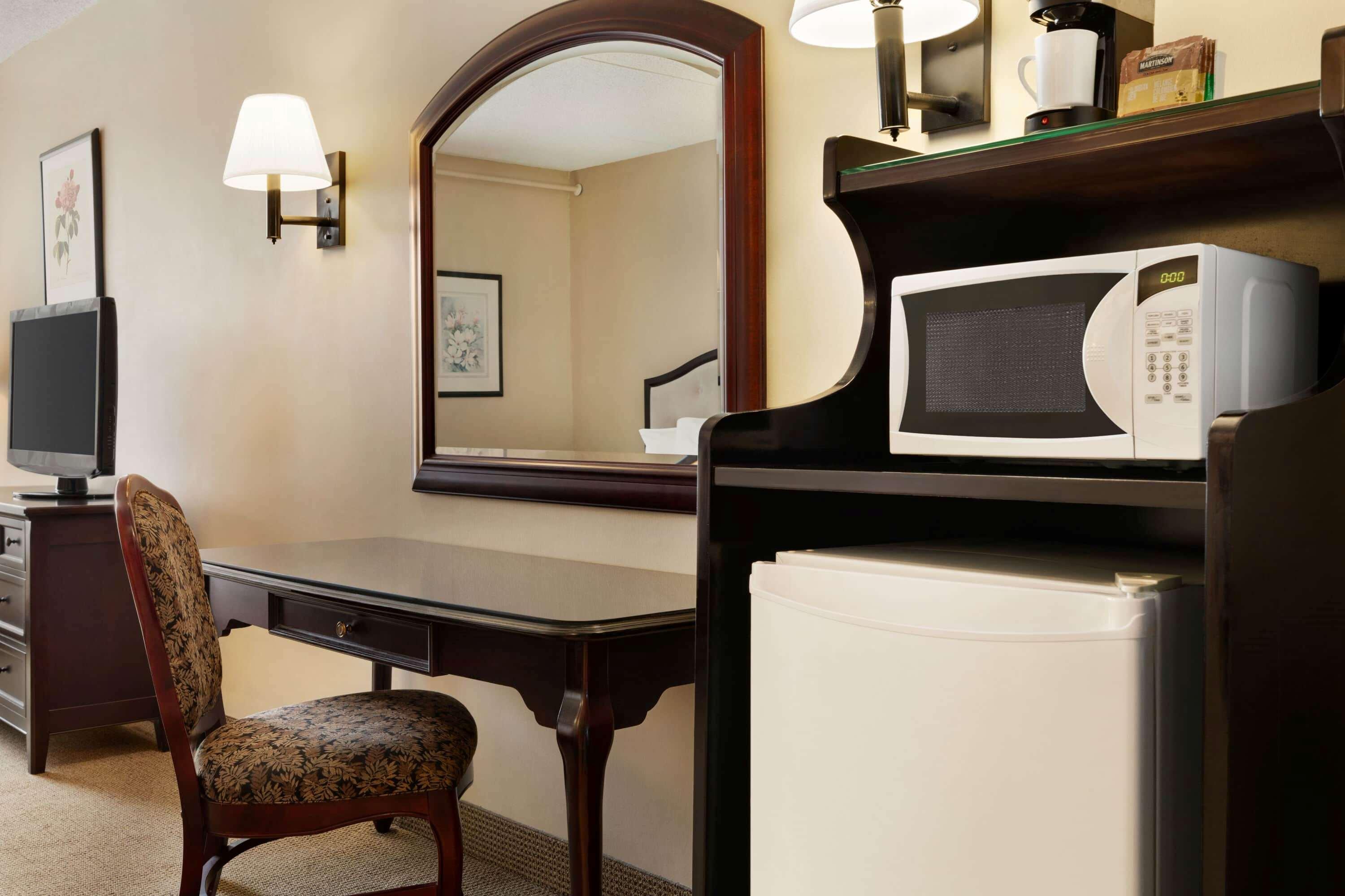 Ramada By Wyndham Fredericton Otel Dış mekan fotoğraf