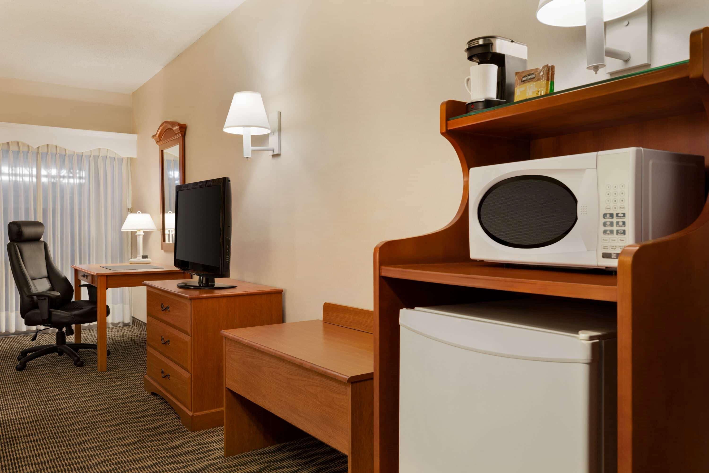 Ramada By Wyndham Fredericton Otel Dış mekan fotoğraf