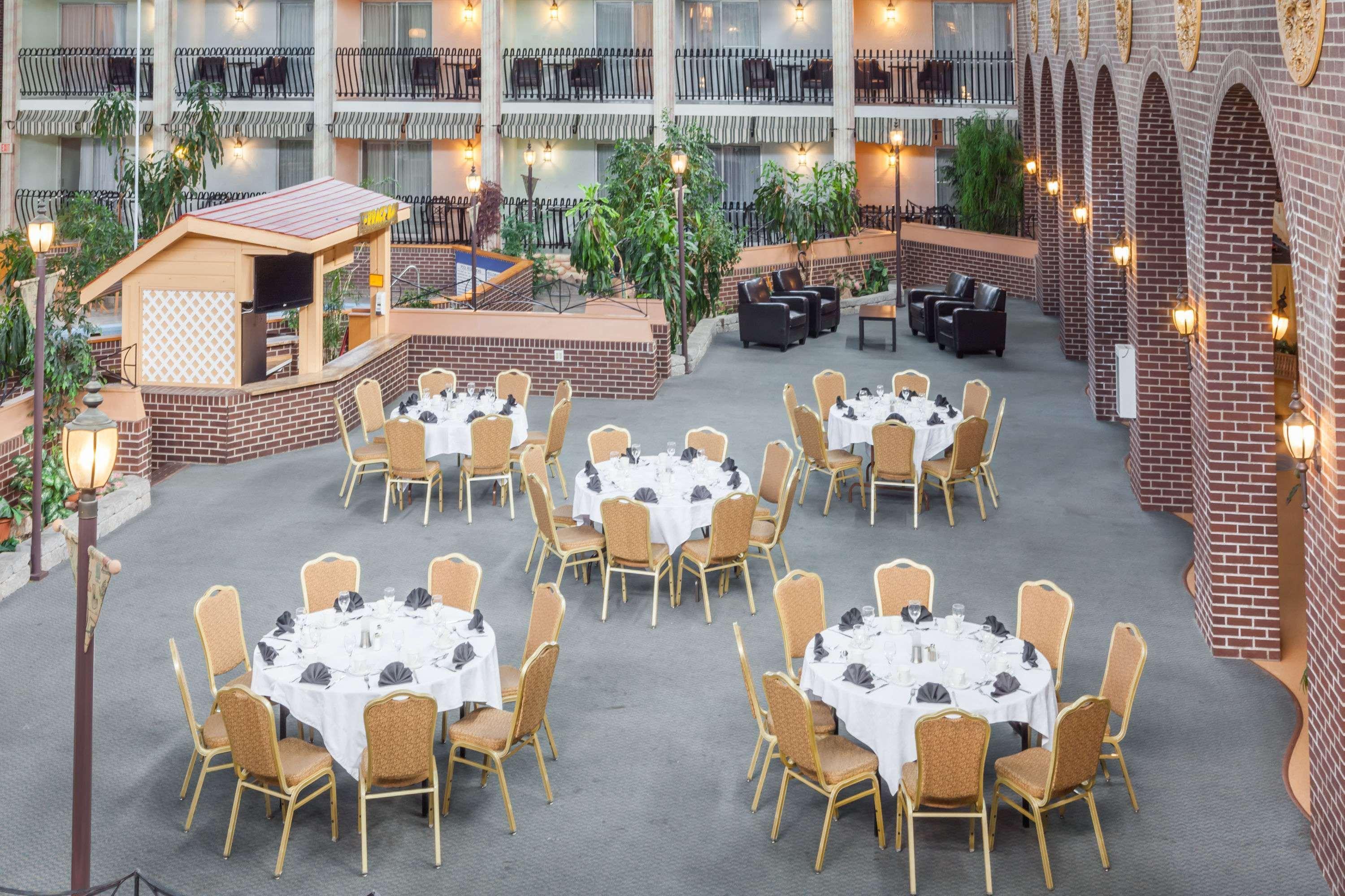 Ramada By Wyndham Fredericton Otel Dış mekan fotoğraf