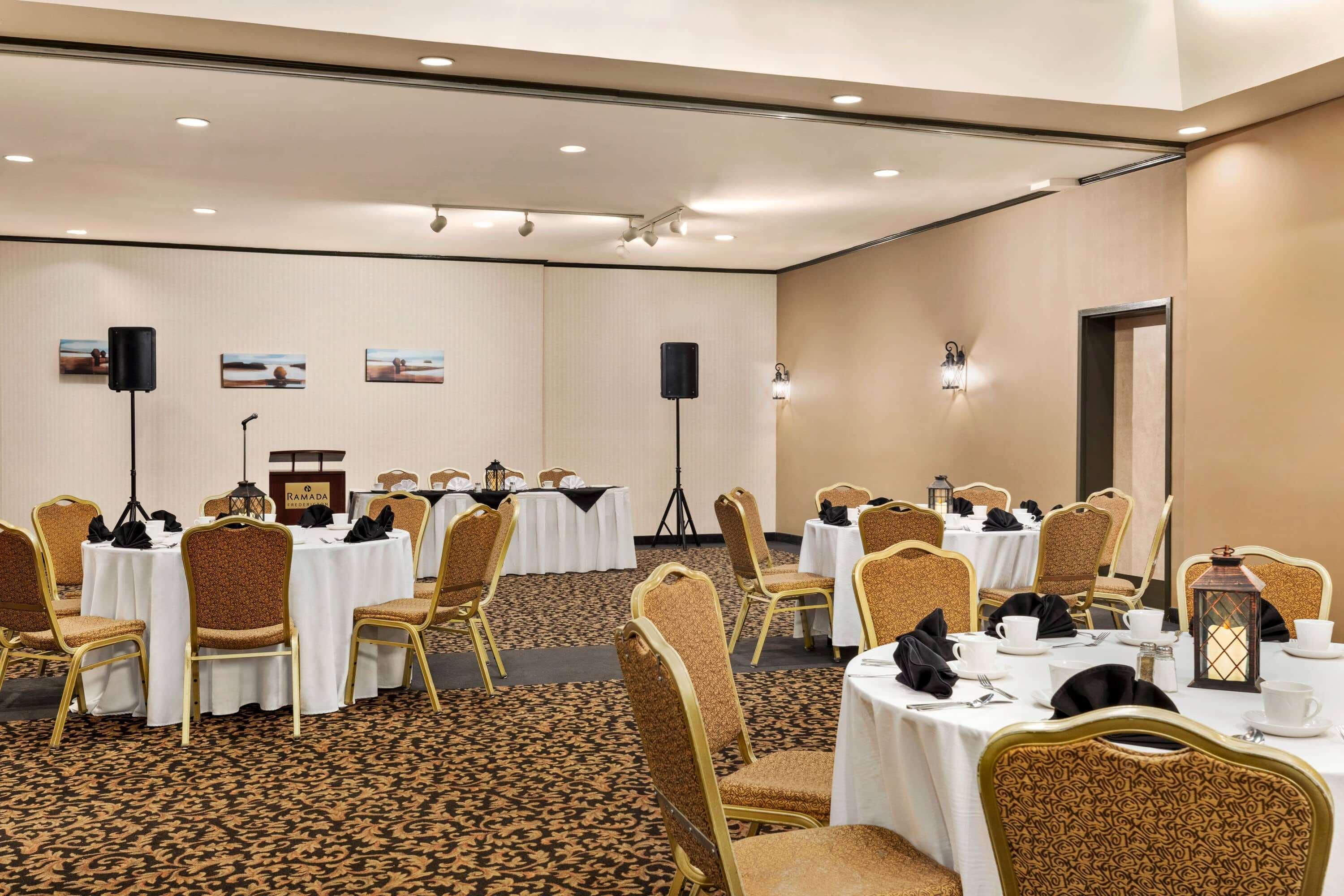 Ramada By Wyndham Fredericton Otel Dış mekan fotoğraf