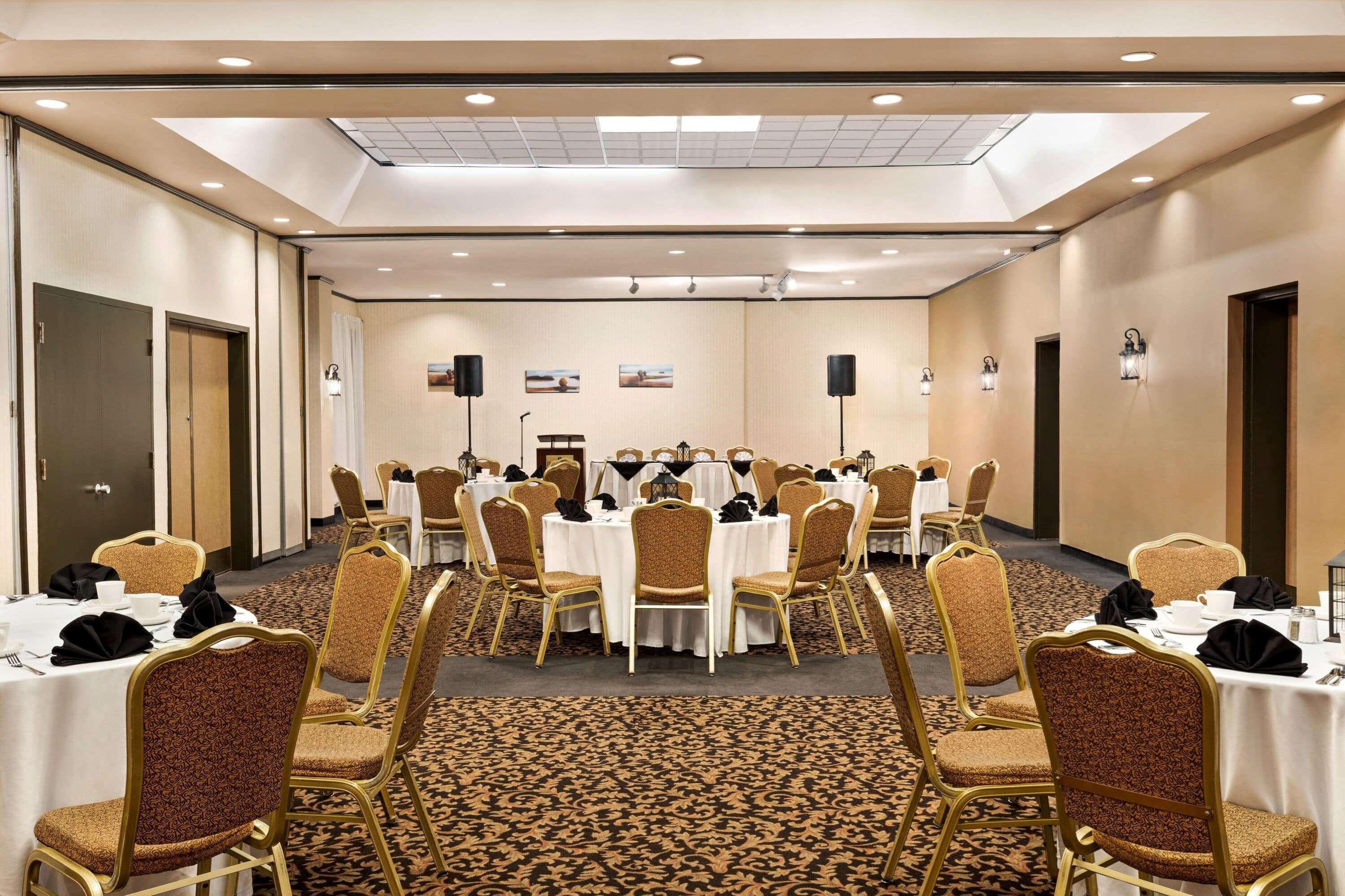 Ramada By Wyndham Fredericton Otel Dış mekan fotoğraf