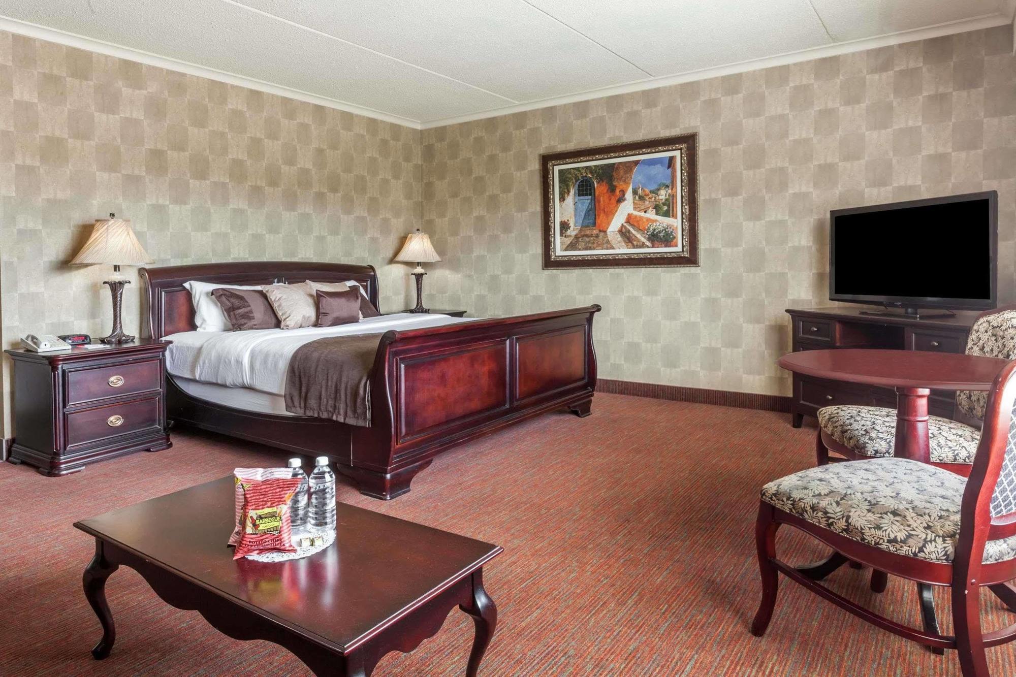 Ramada By Wyndham Fredericton Otel Dış mekan fotoğraf